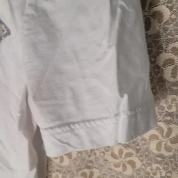 Victoria's Secret Women's White and Gold Tshirt - Picture 4 of 4